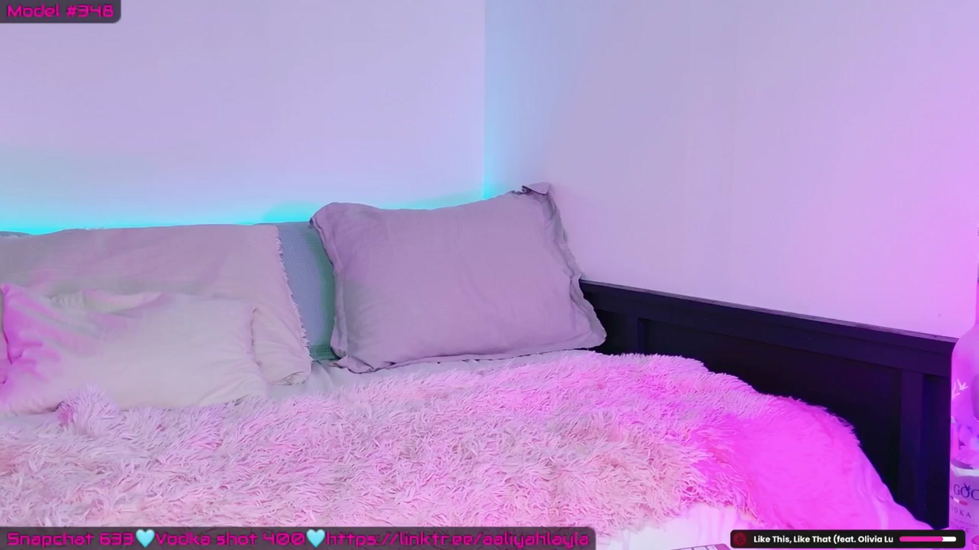 Gallery image thumbnail from AaliyahLayla's myfreecams stream on, 05/01/2026, 09:15 image 18 of 20