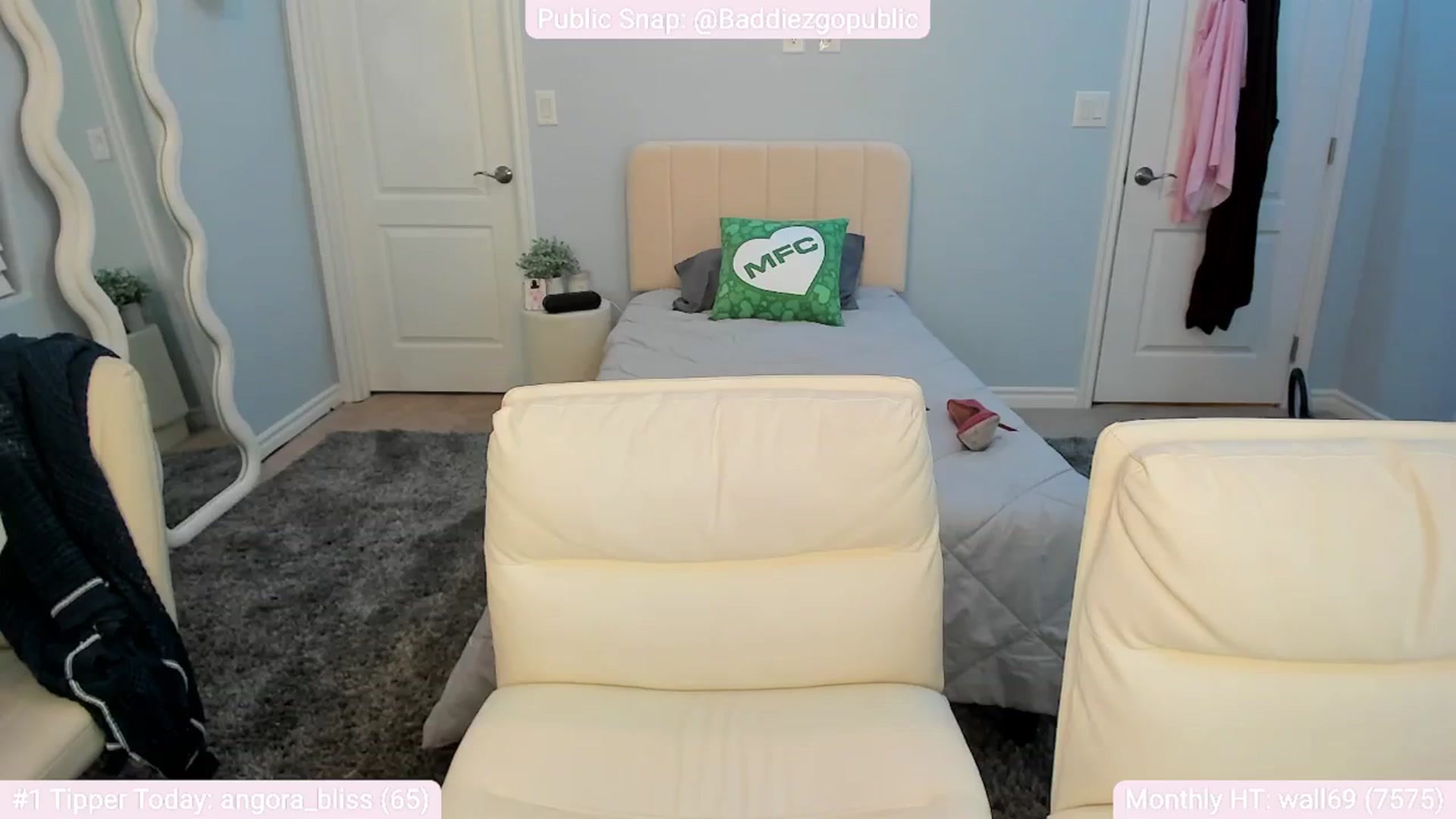 Gallery image thumbnail from AaliyahRosee's myfreecams stream on, 09/18/2024, 03:31 image 3 of 20