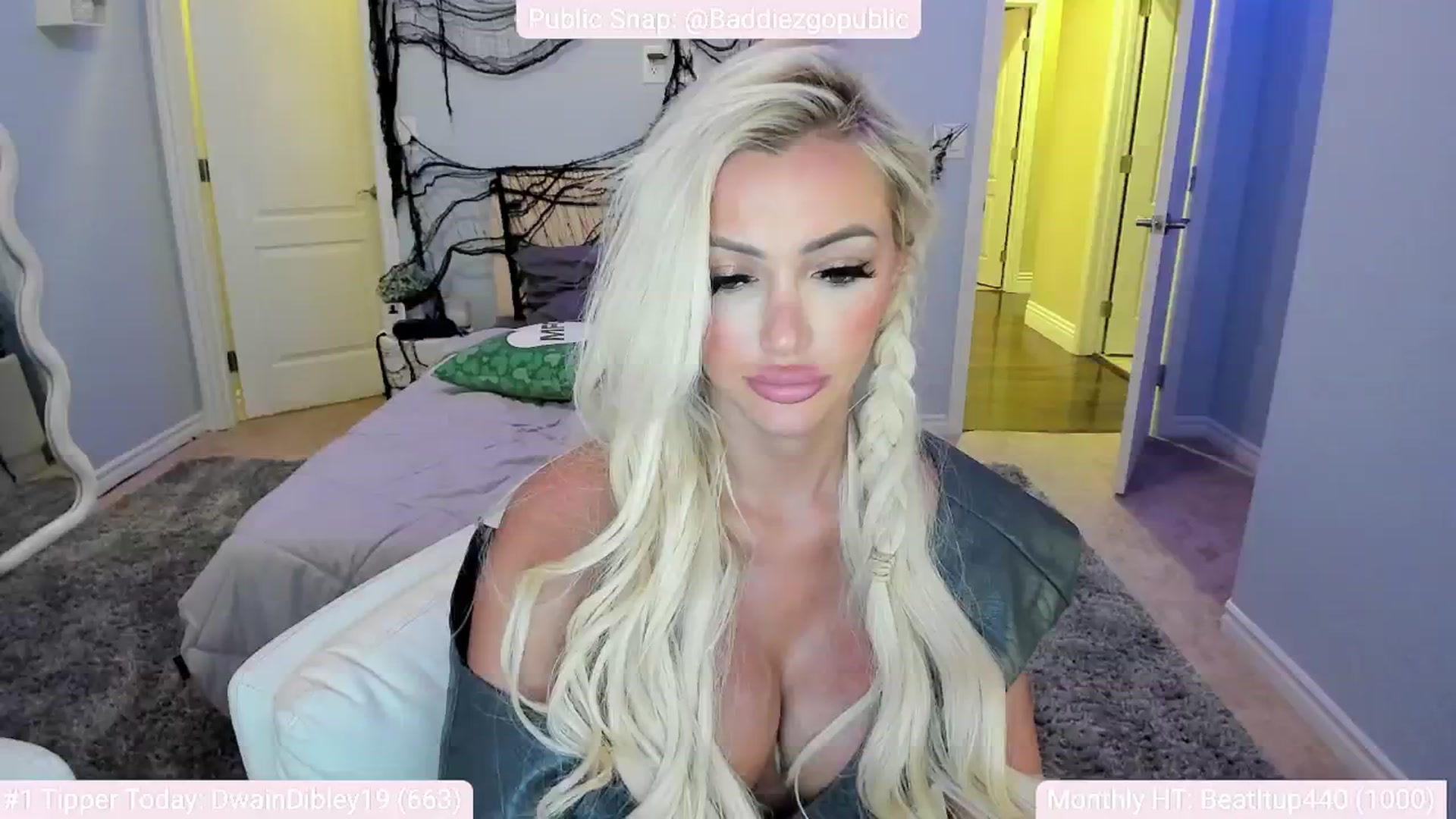 Gallery image thumbnail from AaliyahRosee's myfreecams stream on, 10/19/2024, 08:22 image 14 of 20