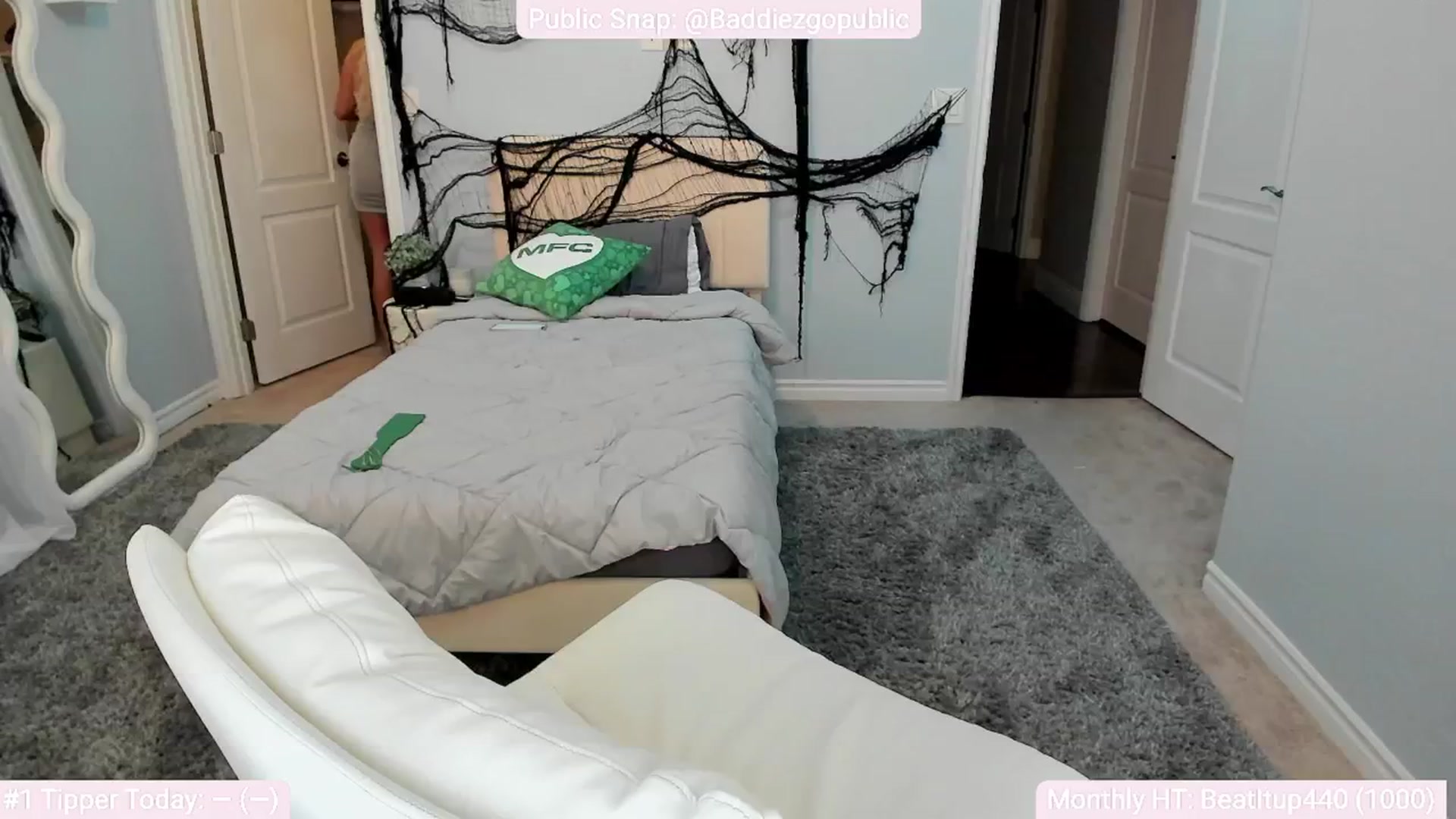 Gallery image thumbnail from AaliyahRosee's myfreecams stream on, 10/27/2024, 07:27 image 1 of 20