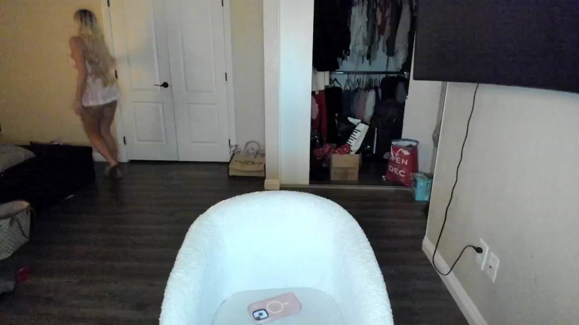 Gallery image thumbnail from AaliyahRosee's myfreecams stream on, 12/28/2024, 07:36 image 20 of 20