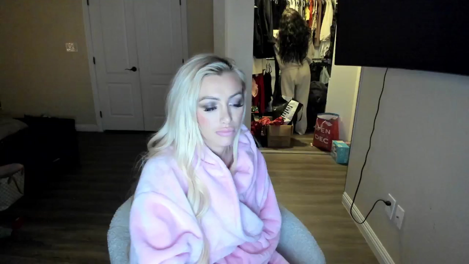 Gallery image thumbnail from AaliyahRosee's myfreecams stream on, 12/28/2024, 08:44 image 11 of 20