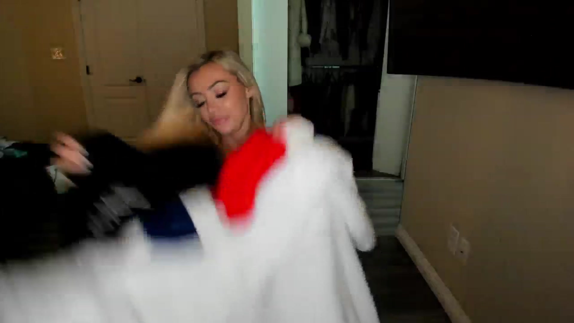 Gallery image thumbnail from AaliyahRosee's myfreecams stream on, 12/29/2024, 07:21 image 7 of 20
