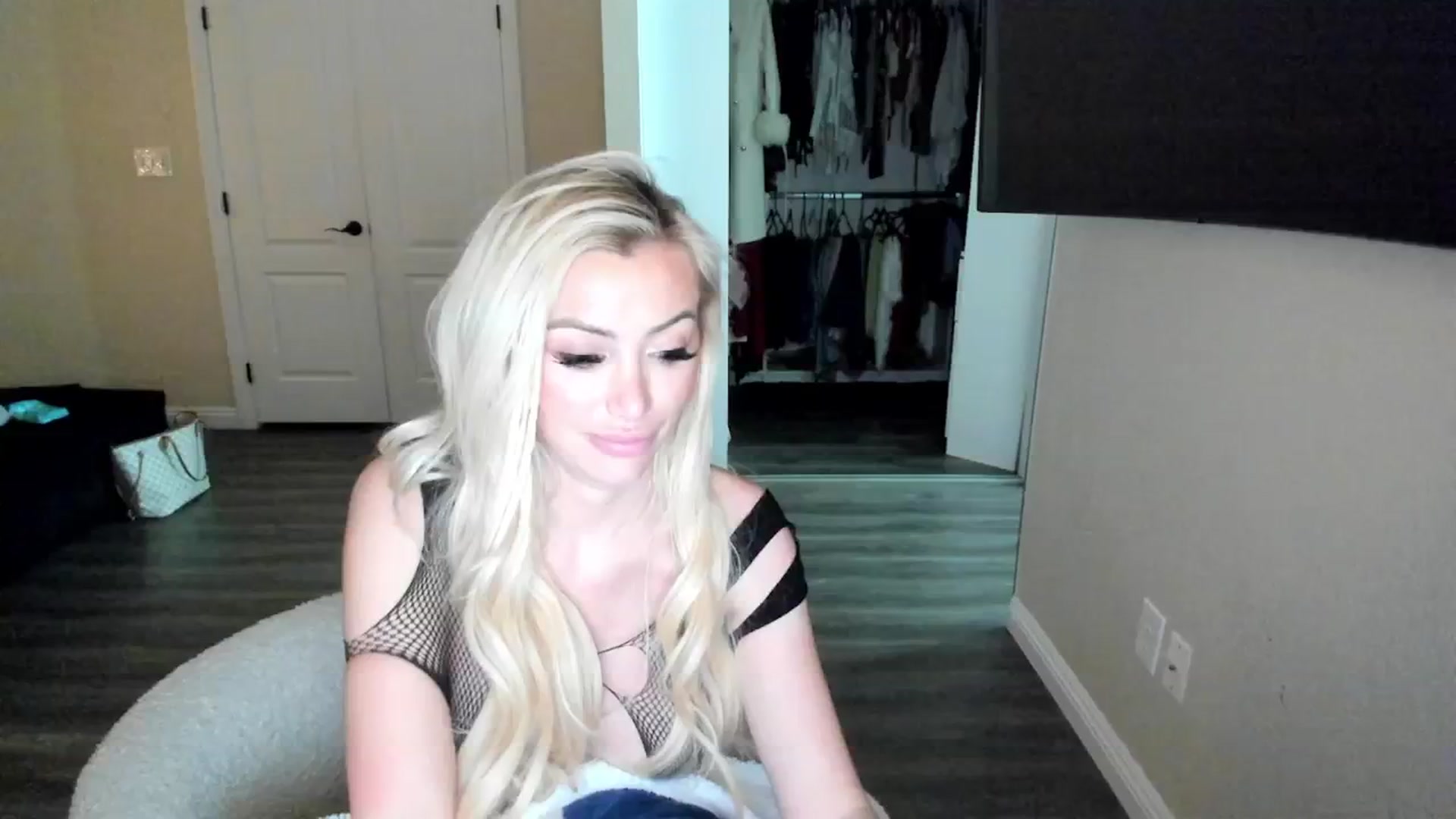 Gallery image thumbnail from AaliyahRosee's myfreecams stream on, 12/29/2024, 09:57 image 13 of 20