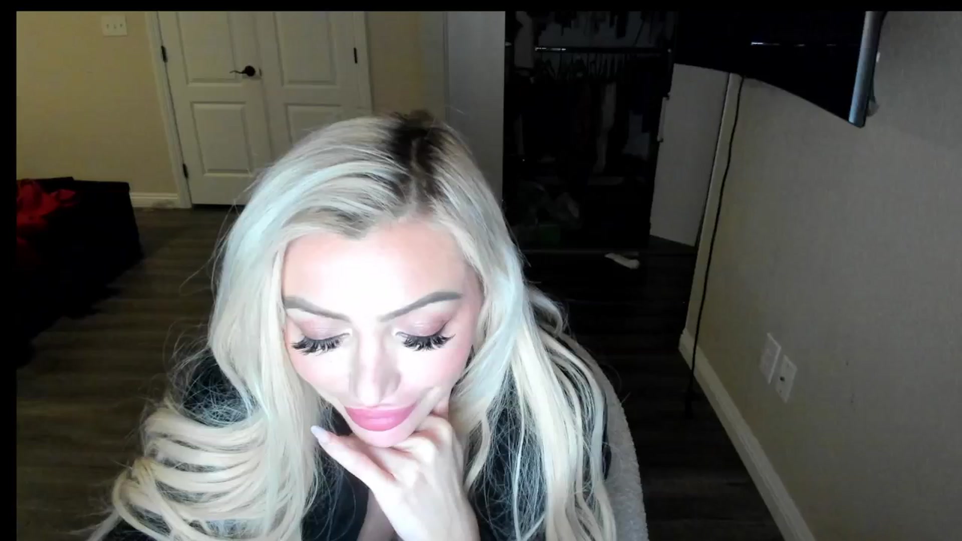 Gallery image thumbnail from AaliyahRosee's myfreecams stream on, 01/03/2025, 09:36 image 8 of 20