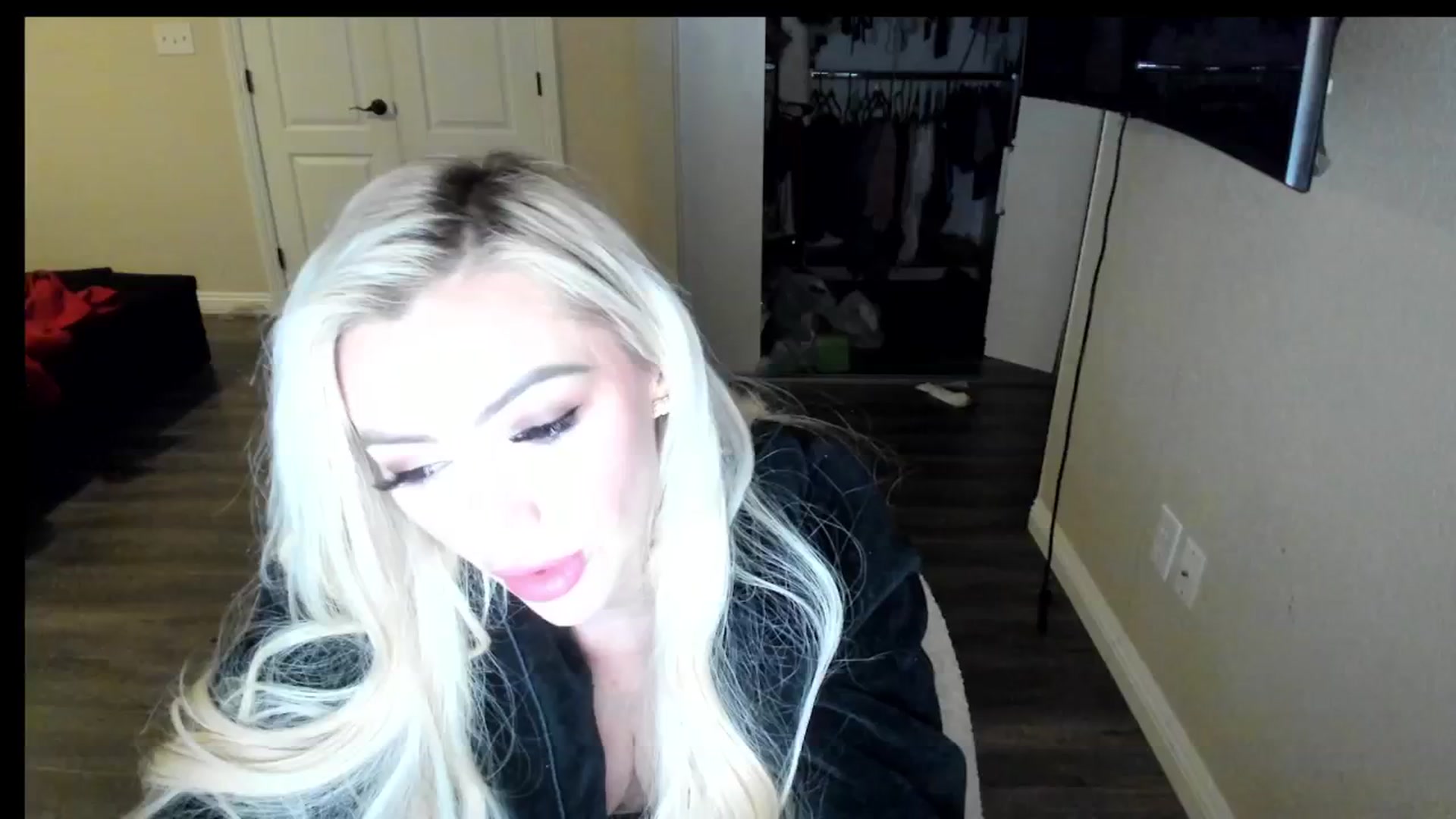 Gallery image thumbnail from AaliyahRosee's myfreecams stream on, 01/03/2025, 09:36 image 9 of 20