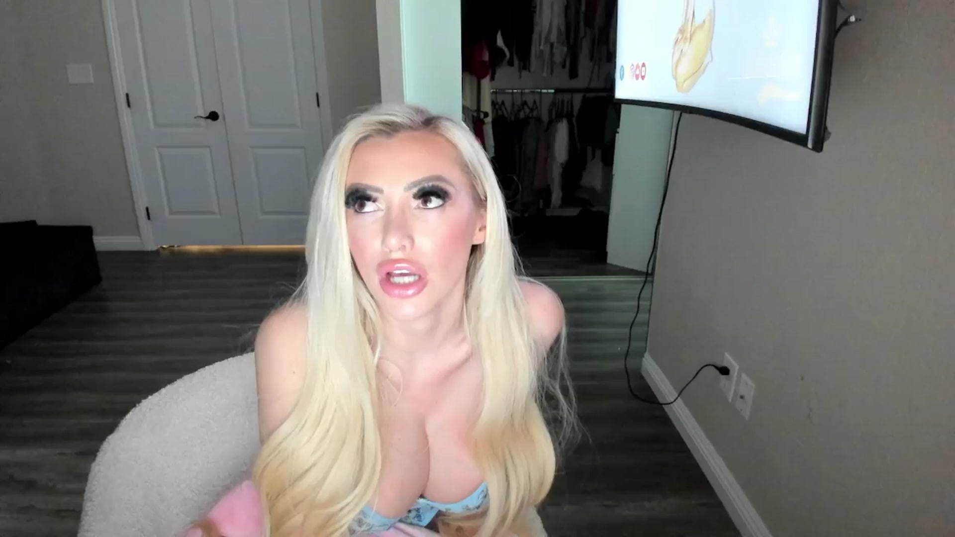 Gallery image thumbnail from AaliyahRosee's myfreecams stream on, 01/08/2025, 06:53 image 5 of 20