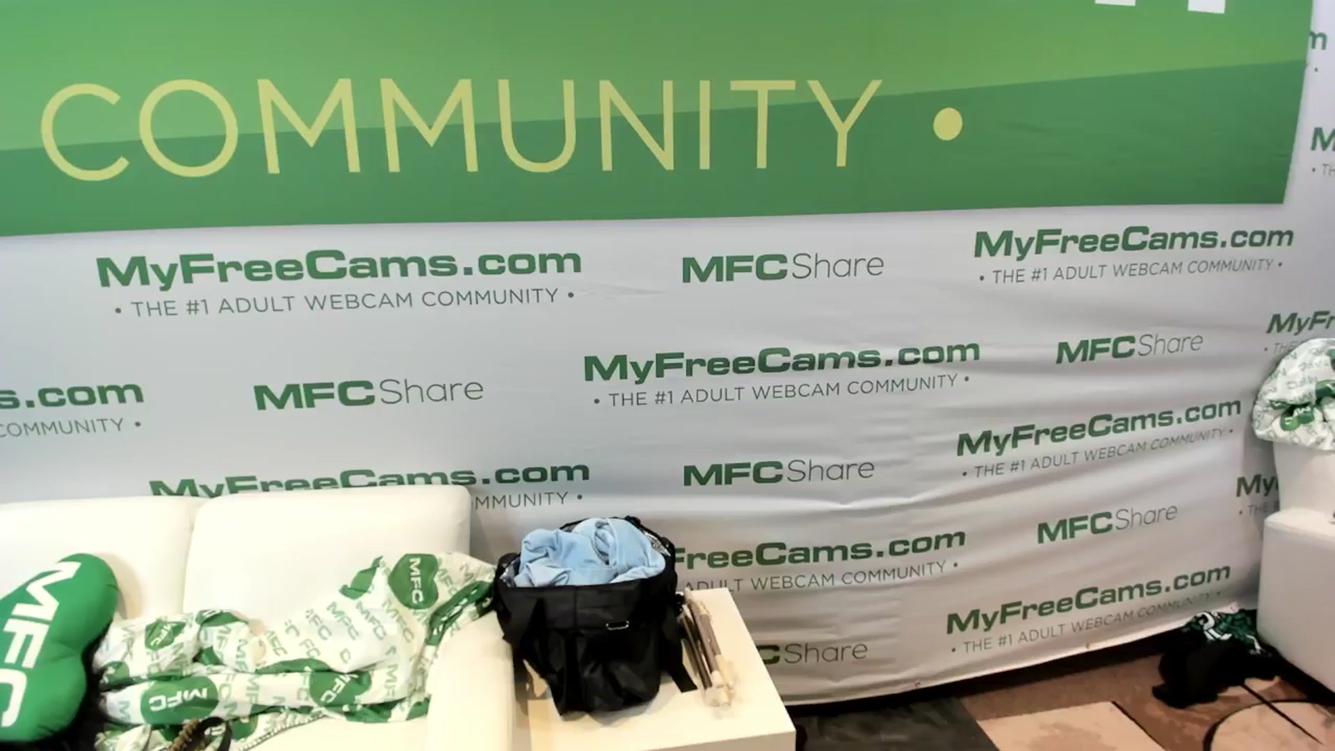 Gallery image thumbnail from AaliyahRosee's myfreecams stream on, 01/24/2025, 03:36 image 11 of 20