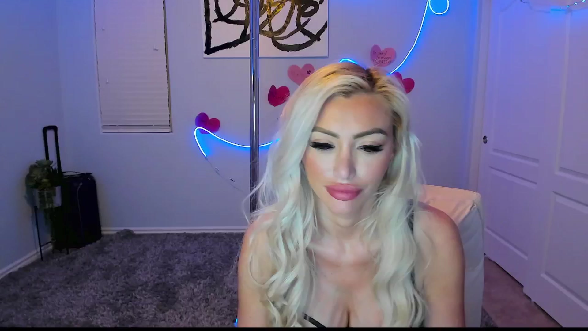 Gallery image thumbnail from AaliyahRosee's myfreecams stream on, 02/23/2025, 07:11 image 2 of 20