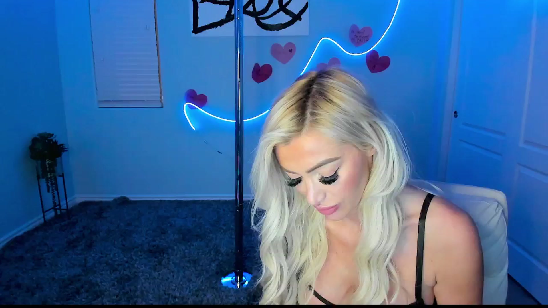 Gallery image thumbnail from AaliyahRosee's myfreecams stream on, 02/23/2025, 07:11 image 15 of 20