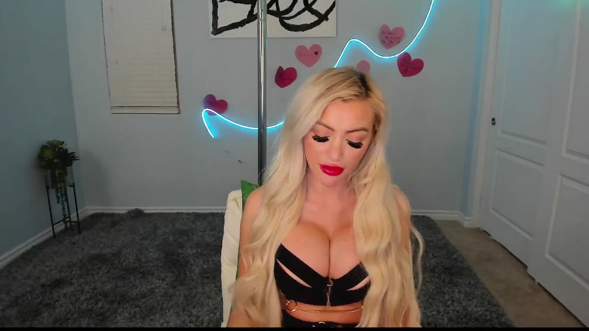 Gallery image thumbnail from AaliyahRosee's myfreecams stream on, 02/25/2025, 06:57 image 9 of 20
