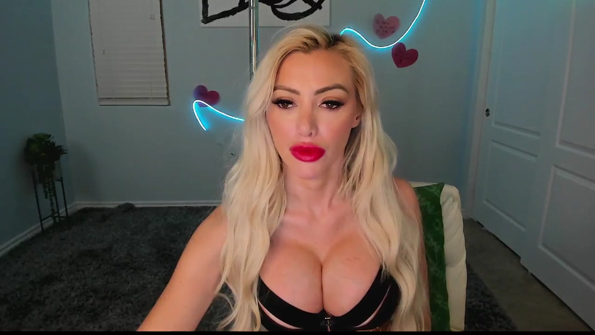 Gallery image thumbnail from AaliyahRosee's myfreecams stream on, 02/25/2025, 06:57 image 15 of 20