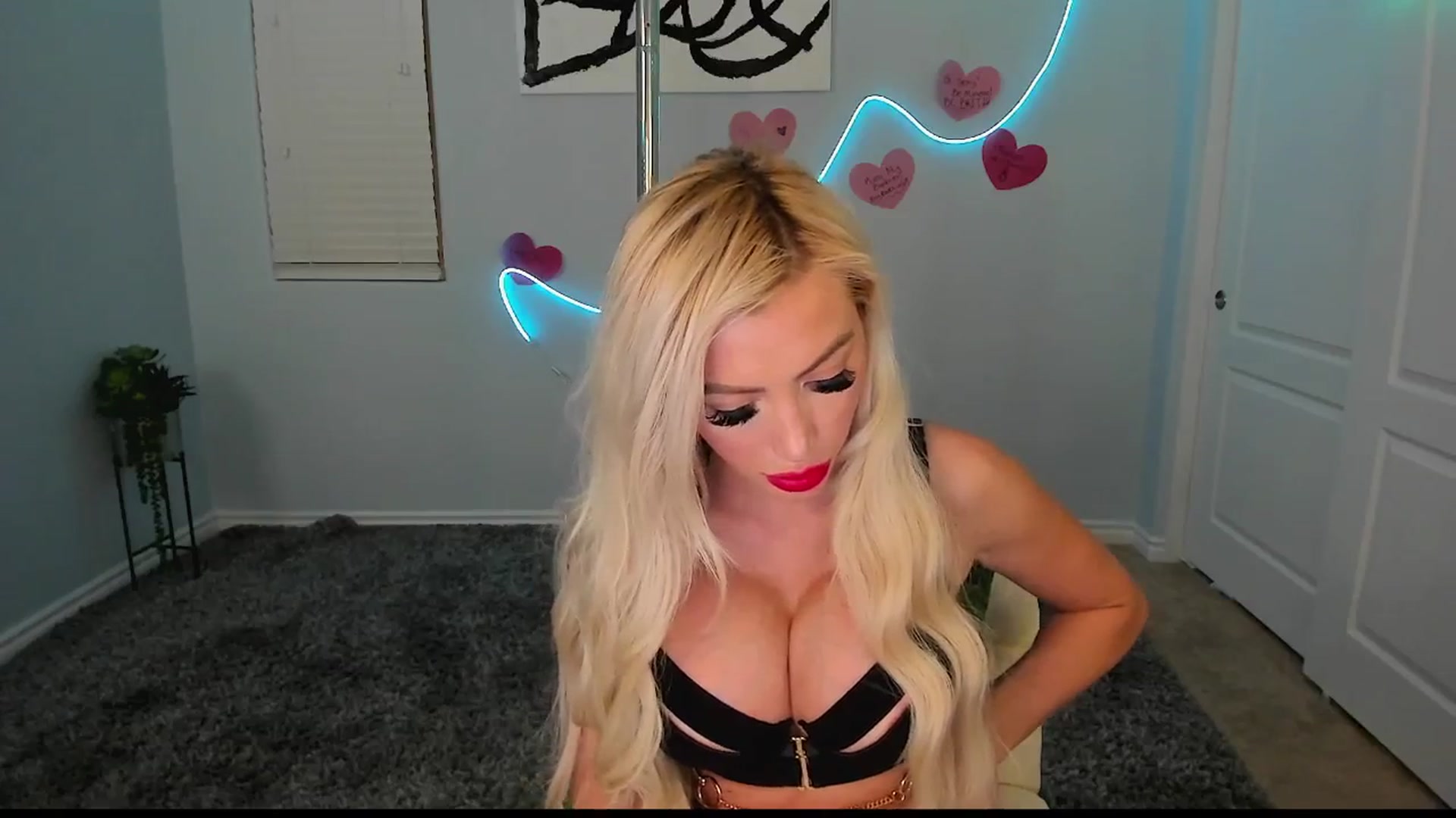 Gallery image thumbnail from AaliyahRosee's myfreecams stream on, 02/25/2025, 06:57 image 13 of 20