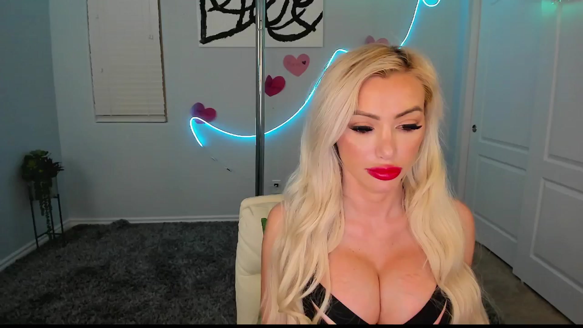 Gallery image thumbnail from AaliyahRosee's myfreecams stream on, 02/25/2025, 06:57 image 7 of 20