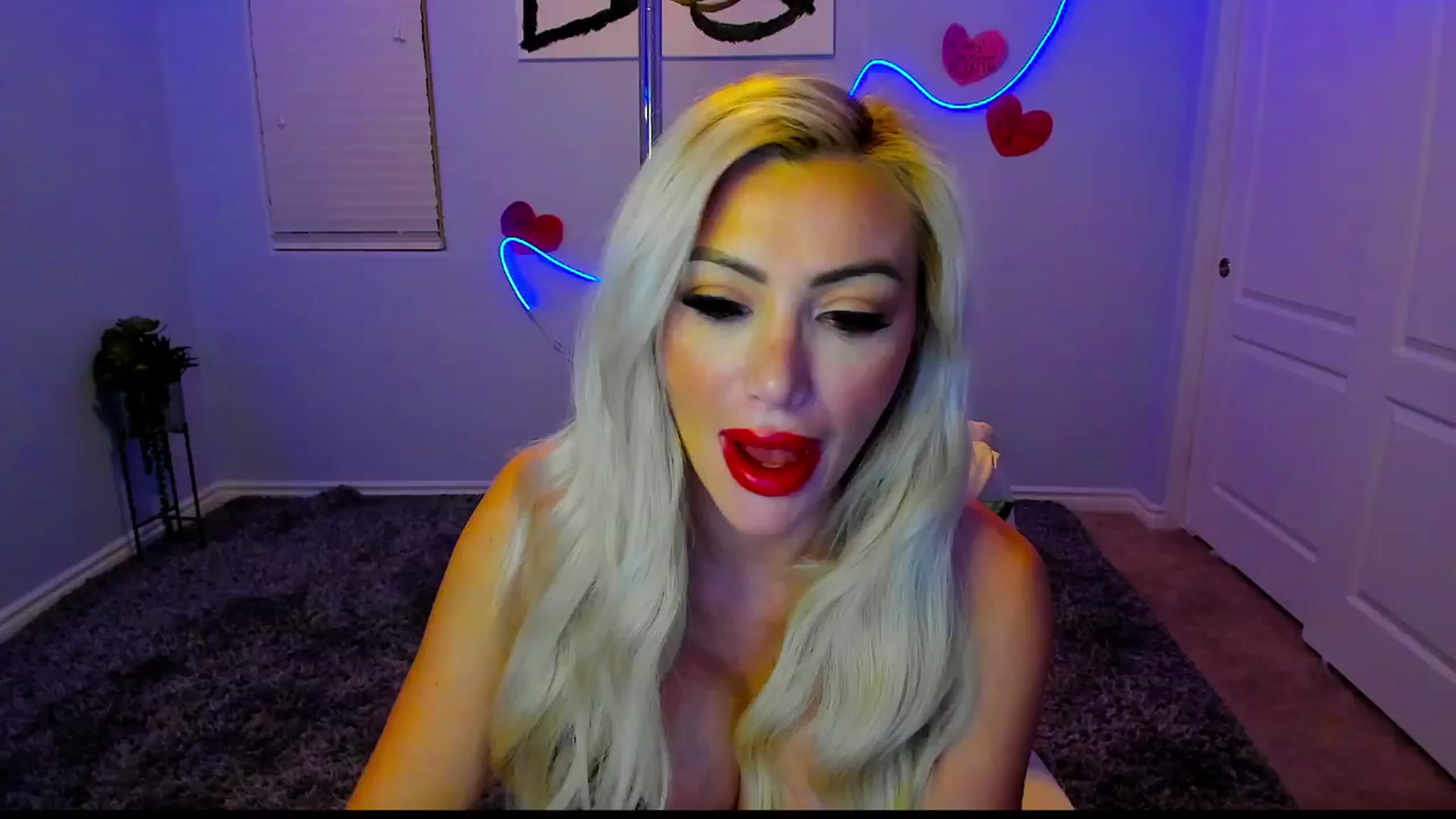 Gallery image thumbnail from AaliyahRosee's myfreecams stream on, 02/25/2025, 06:57 image 3 of 20