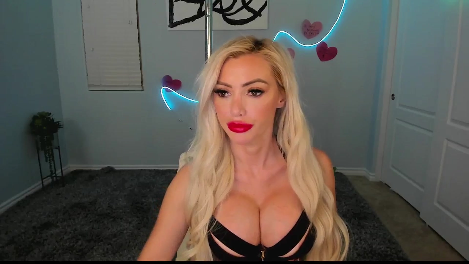 Gallery image thumbnail from AaliyahRosee's myfreecams stream on, 02/25/2025, 06:57 image 8 of 20