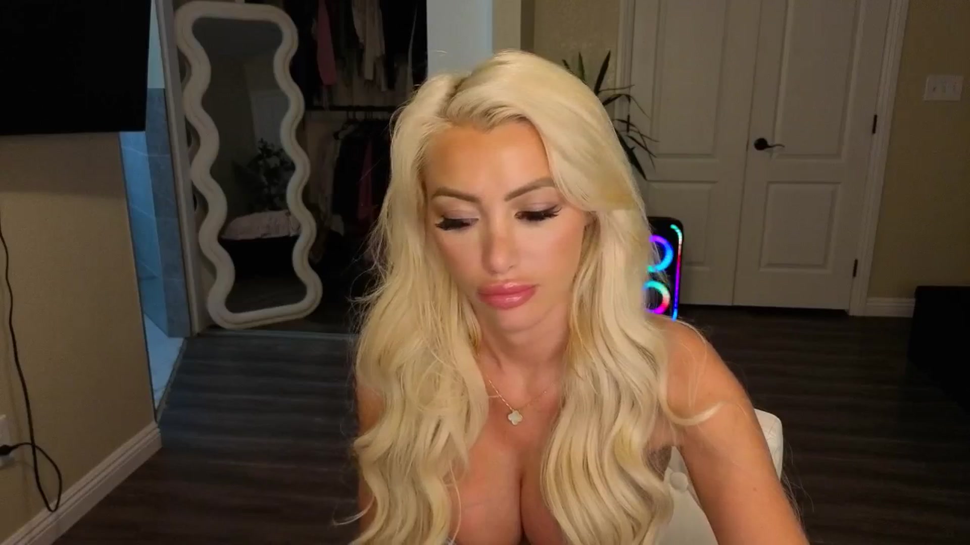 Gallery image thumbnail from AaliyahRosee's myfreecams stream on, 08/28/2025, 04:44 image 16 of 20