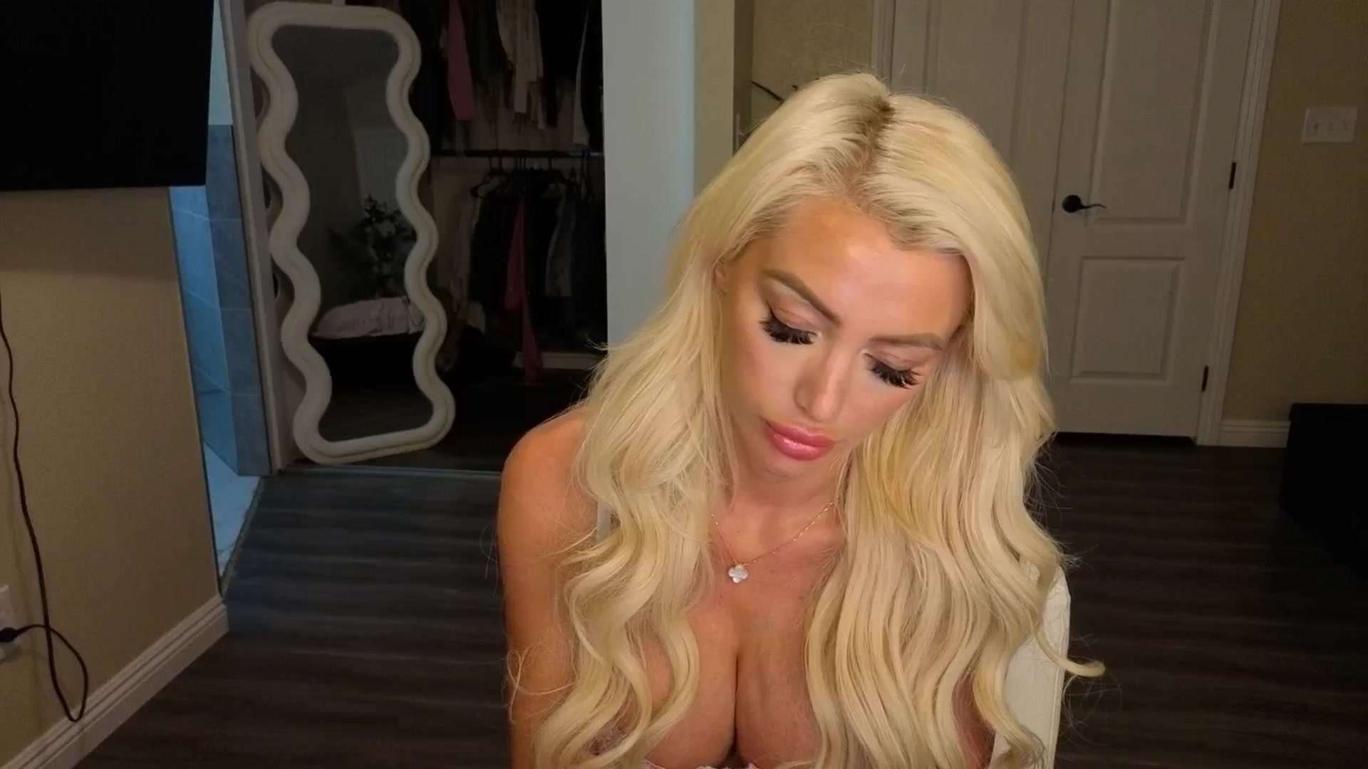 Gallery image thumbnail from AaliyahRosee's myfreecams stream on, 08/28/2025, 04:44 image 12 of 20