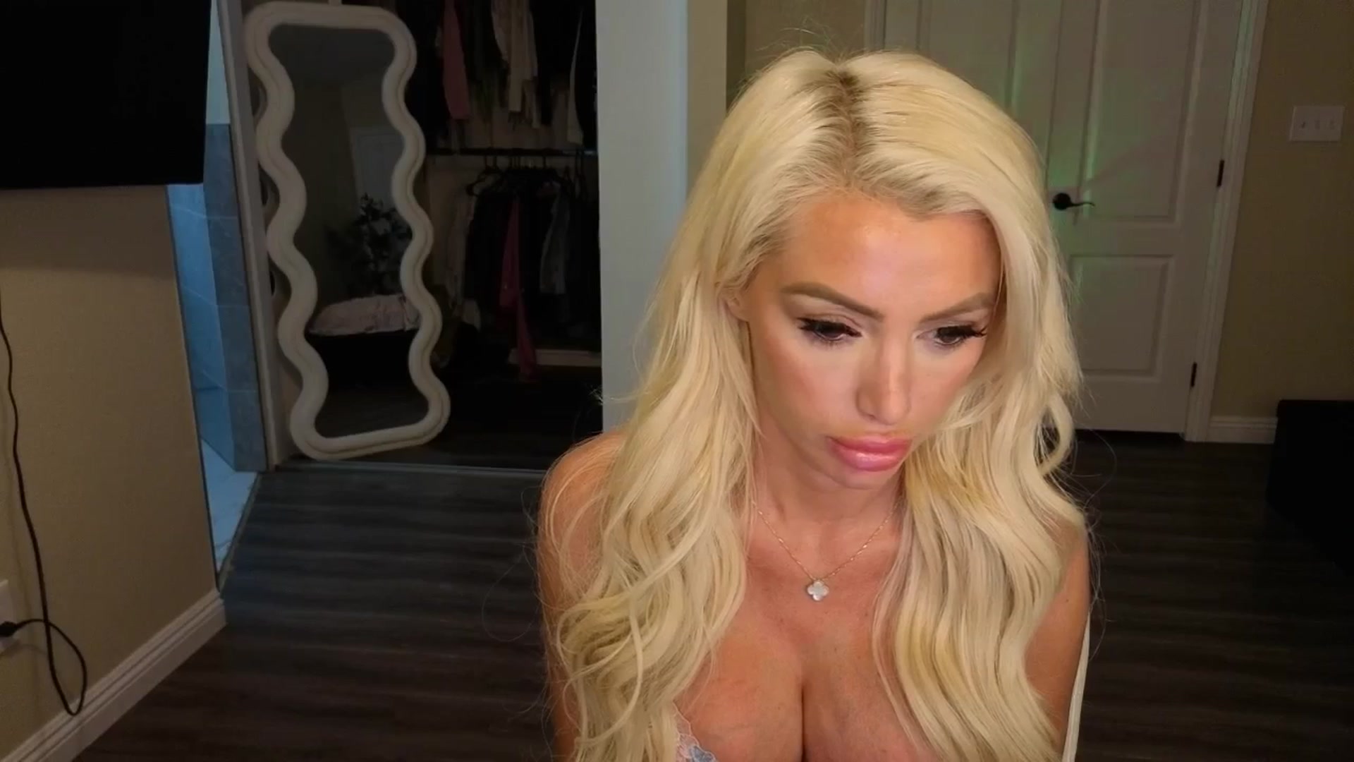 Gallery image thumbnail from AaliyahRosee's myfreecams stream on, 08/28/2025, 04:59 image 3 of 20