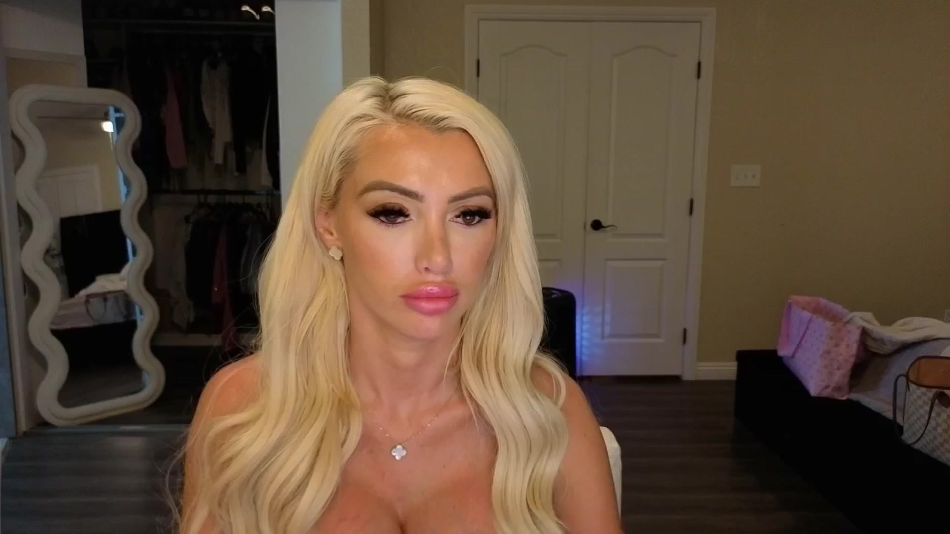 Gallery image thumbnail from AaliyahRosee's myfreecams stream on, 08/30/2025, 05:41 image 6 of 20