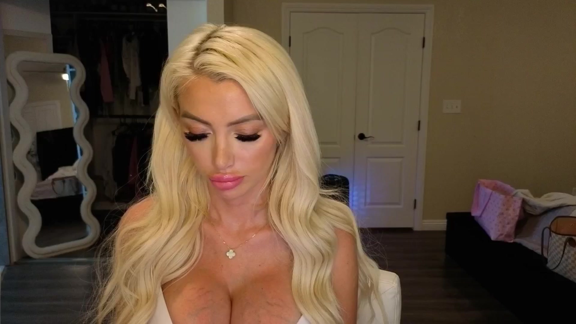 Gallery image thumbnail from AaliyahRosee's myfreecams stream on, 08/30/2025, 05:41 image 4 of 20