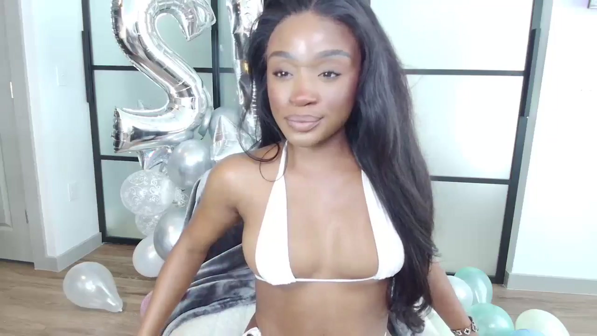 Gallery image thumbnail from AaliyahT's myfreecams stream on, 07/28/2024, 01:10 image 4 of 20