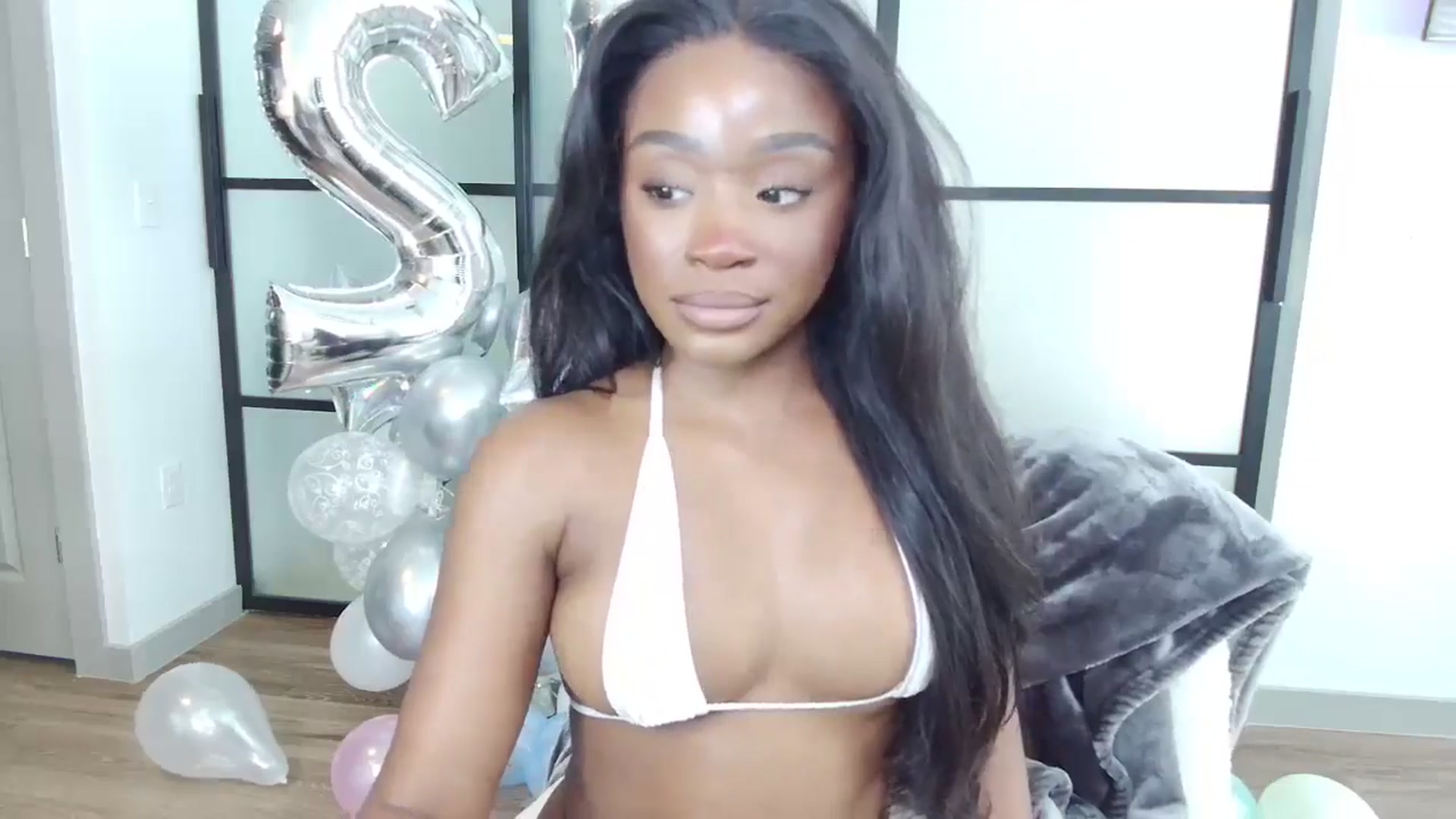 Gallery image thumbnail from AaliyahT's myfreecams stream on, 07/28/2024, 01:10 image 5 of 20