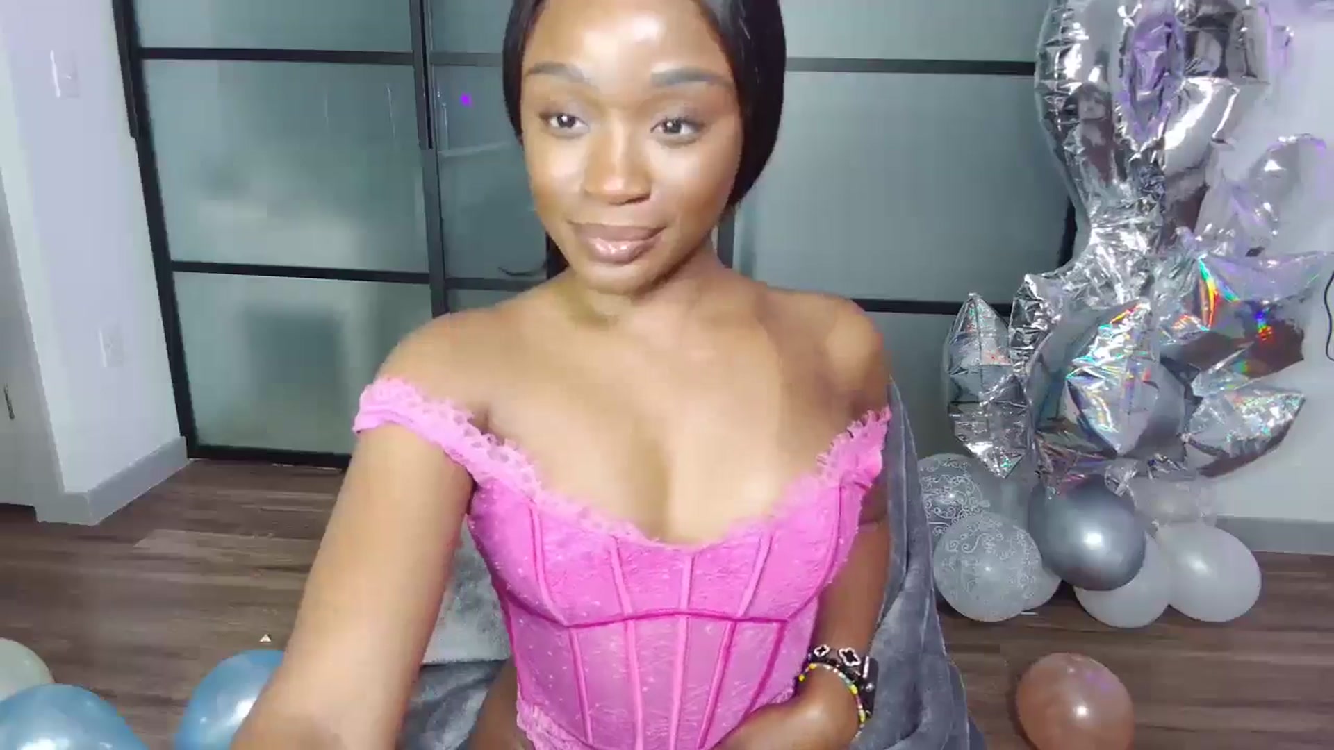 Gallery image thumbnail from AaliyahT's myfreecams stream on, 07/30/2024, 08:09 image 15 of 20