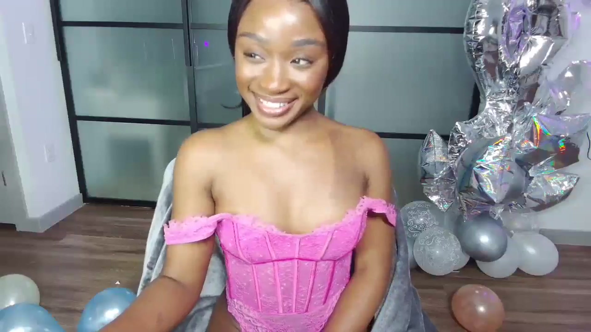 Gallery image thumbnail from AaliyahT's myfreecams stream on, 07/30/2024, 08:09 image 13 of 20