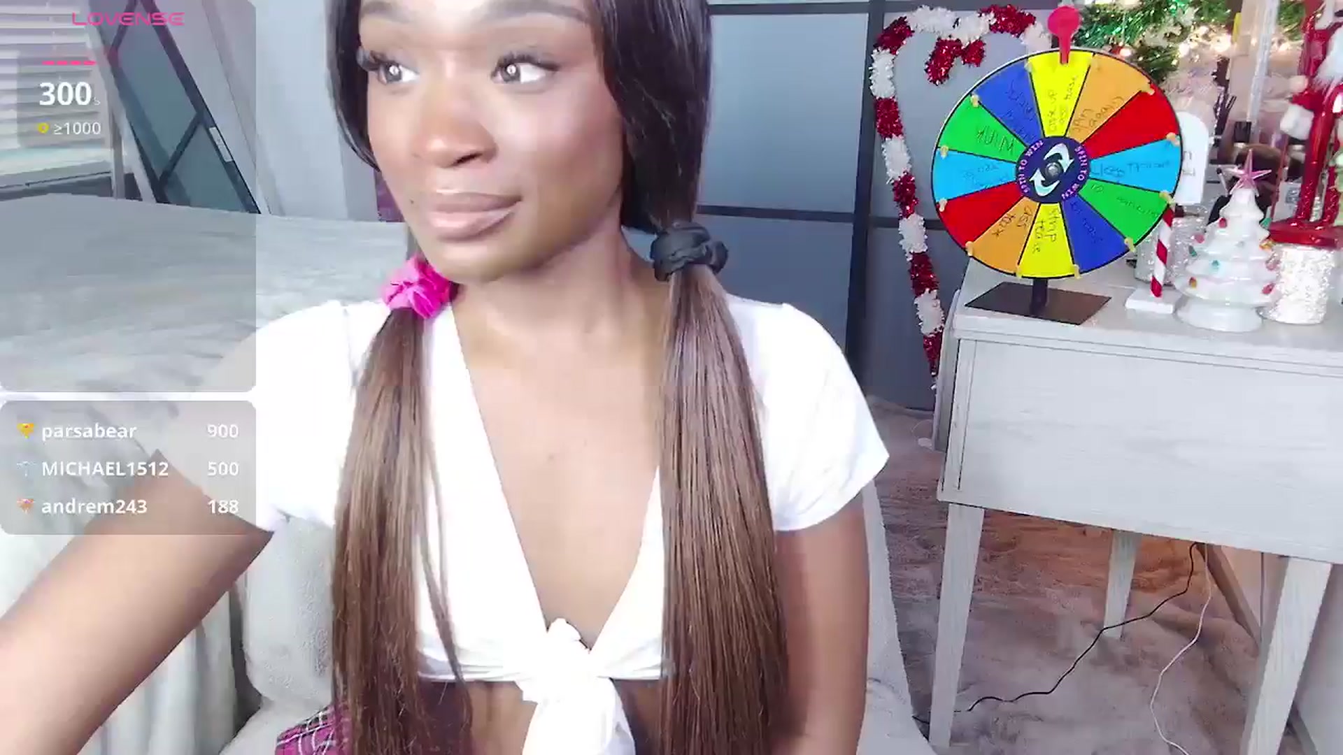 Gallery image thumbnail from AaliyahT's myfreecams stream on, 12/20/2024, 19:09 image 16 of 20