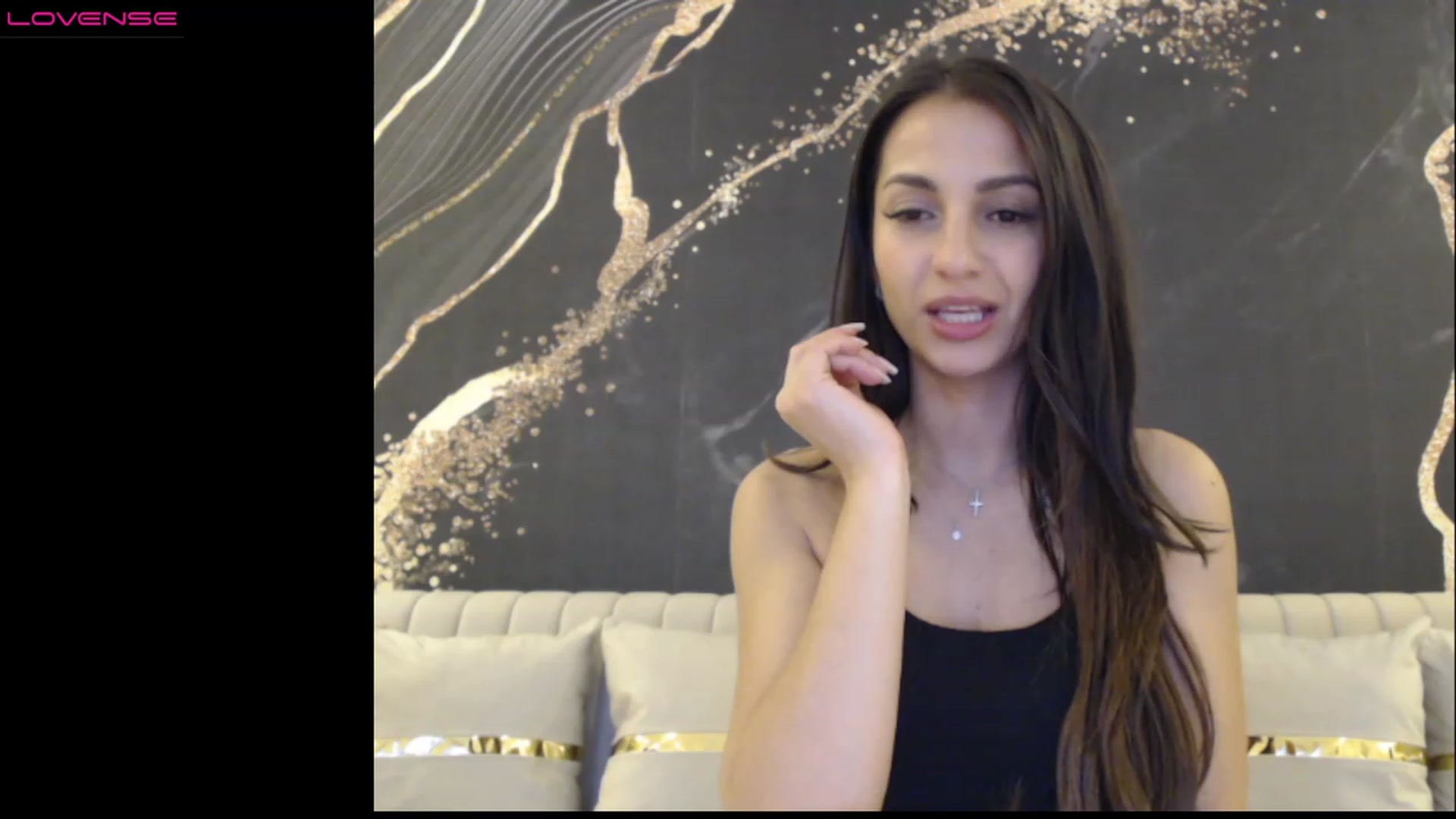 Gallery image thumbnail from Aana_lise's myfreecams stream on, 03/15/2023, 21:45 image 3 of 20