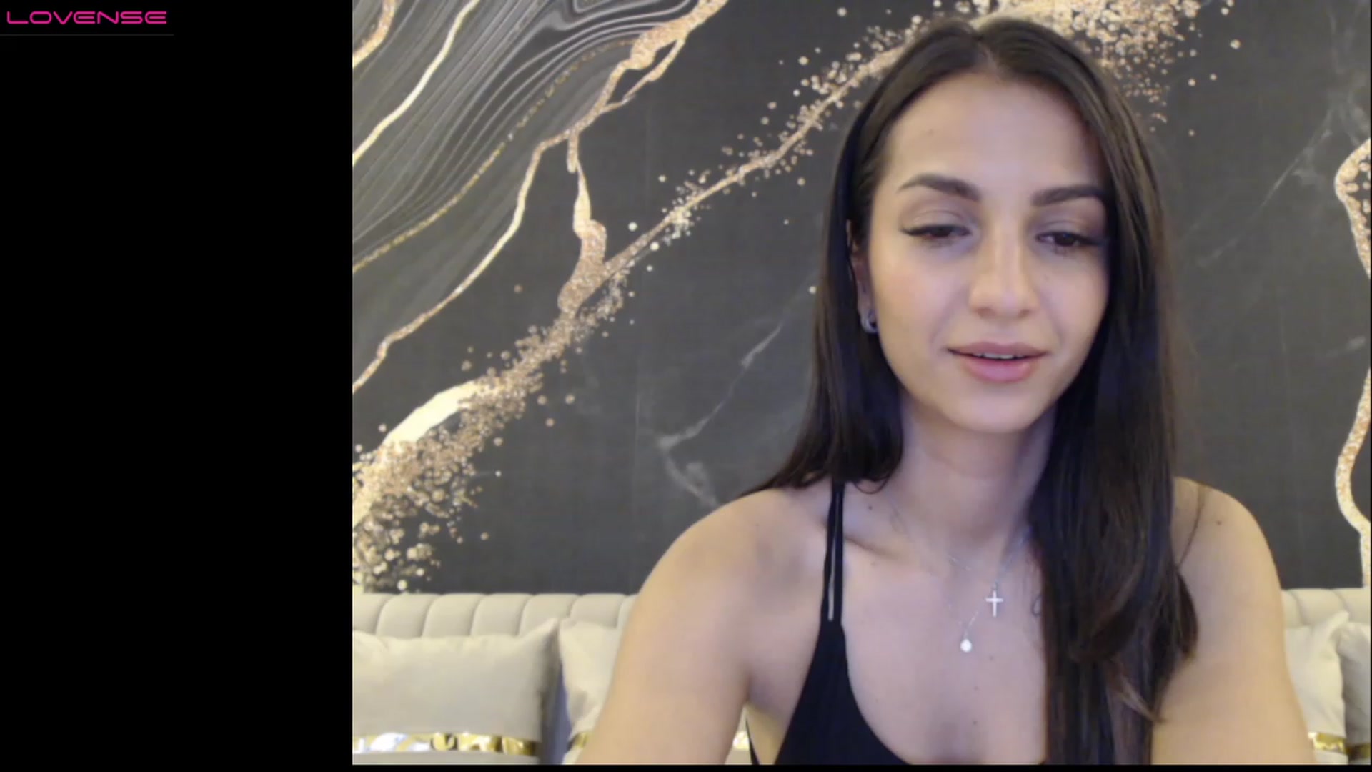 Gallery image thumbnail from Aana_lise's myfreecams stream on, 03/15/2023, 21:45 image 2 of 20