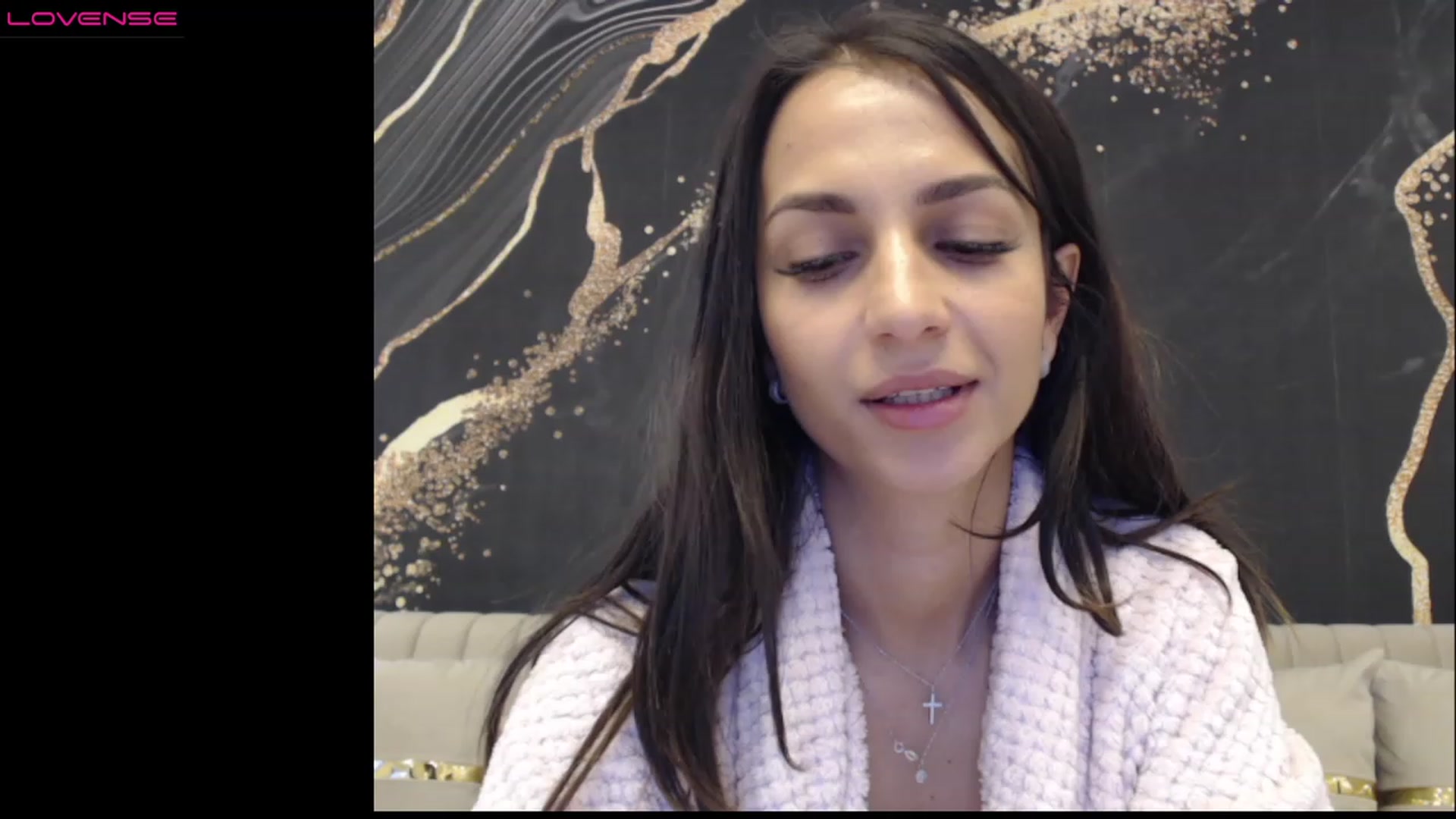 Gallery image thumbnail from Aana_lise's myfreecams stream on, 03/16/2023, 07:37 image 3 of 20
