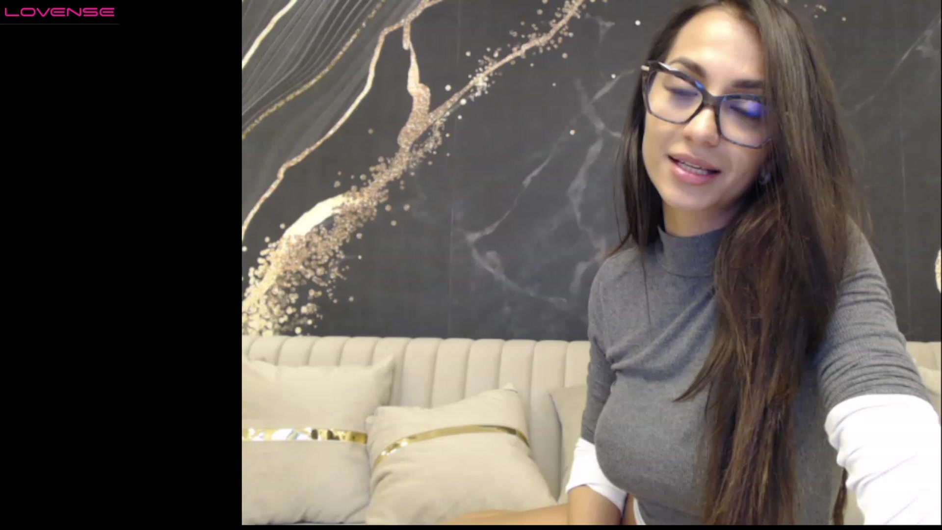 Gallery image thumbnail from Aana_lise's myfreecams stream on, 03/16/2023, 23:04 image 15 of 20