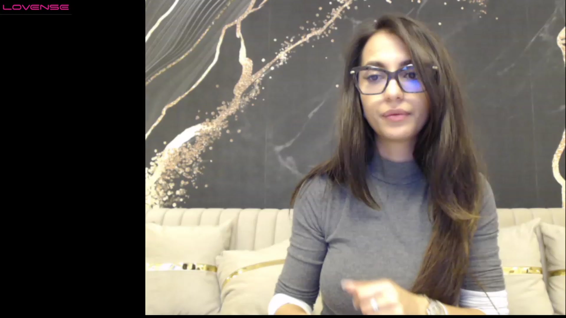 Gallery image thumbnail from Aana_lise's myfreecams stream on, 03/16/2023, 23:04 image 12 of 20