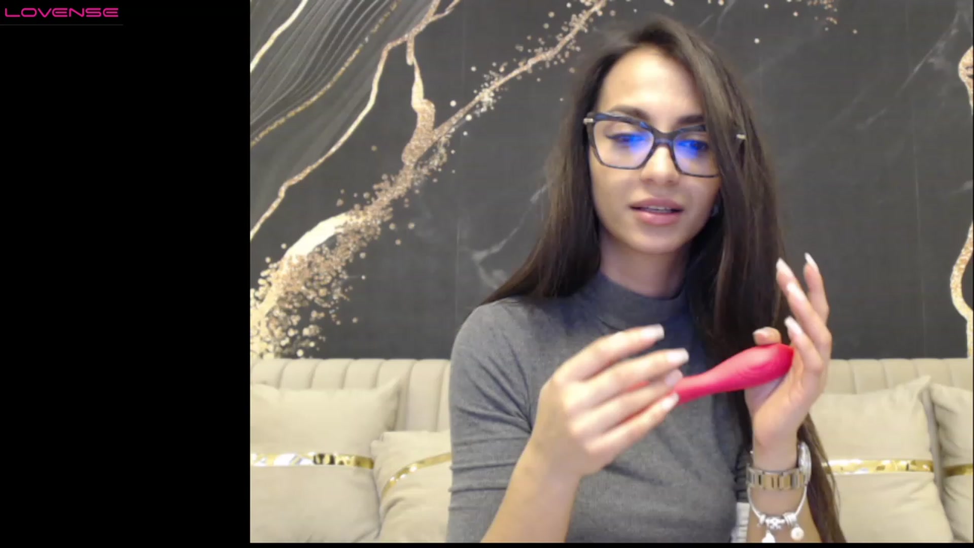 Gallery image thumbnail from Aana_lise's myfreecams stream on, 03/16/2023, 23:04 image 13 of 20