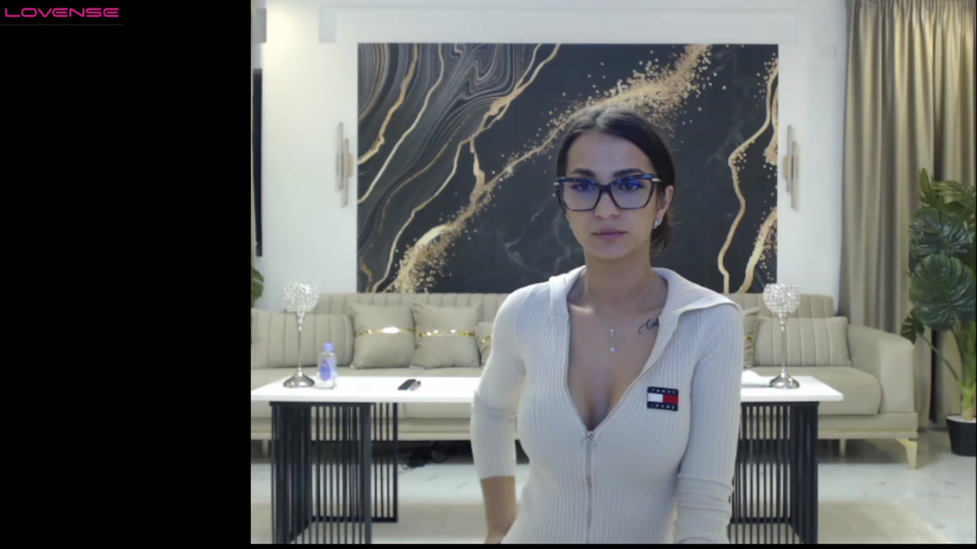 Gallery image thumbnail from Aana_lise's myfreecams stream on, 03/17/2023, 20:56 image 2 of 20