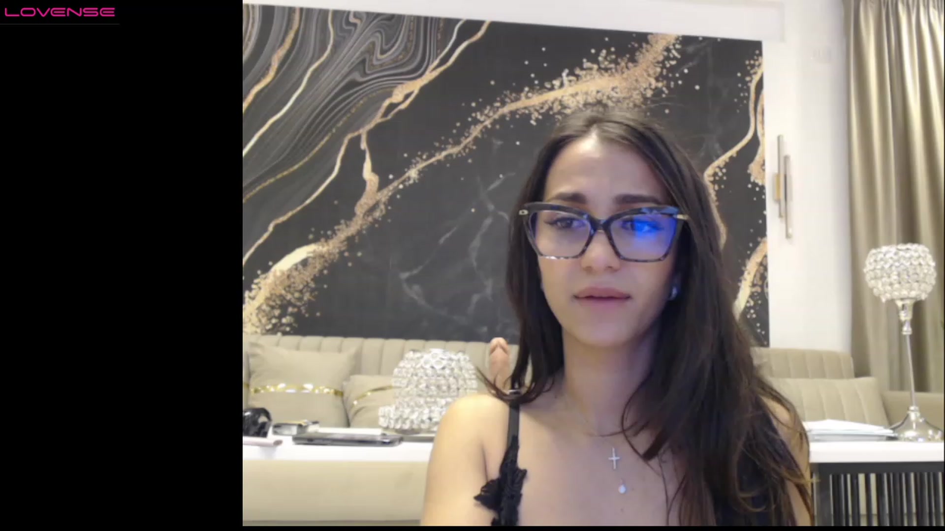 Gallery image thumbnail from Aana_lise's myfreecams stream on, 03/17/2023, 21:52 image 12 of 20