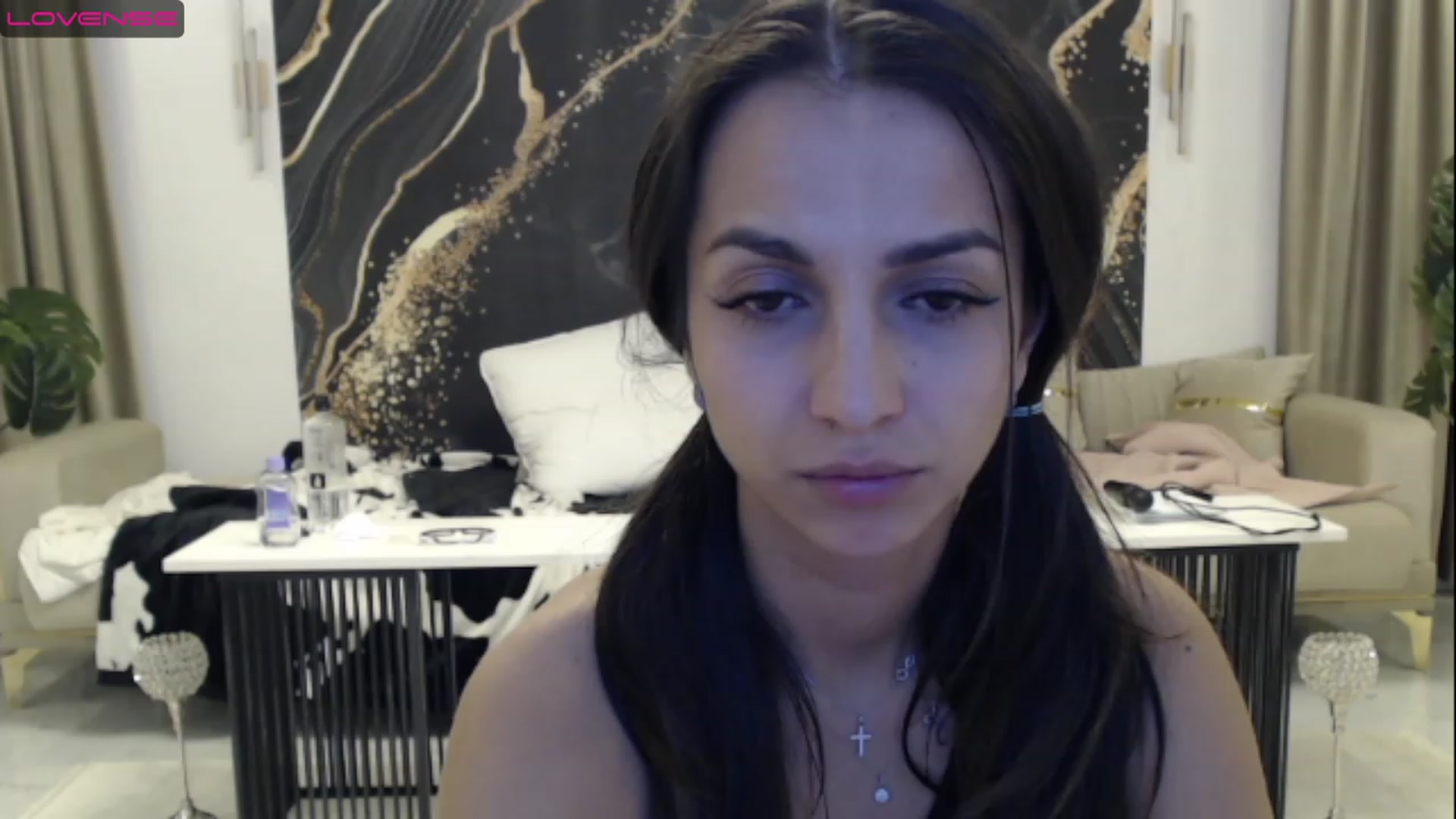 Gallery image thumbnail from Aana_lise's myfreecams stream on, 03/21/2023, 19:24 image 15 of 20