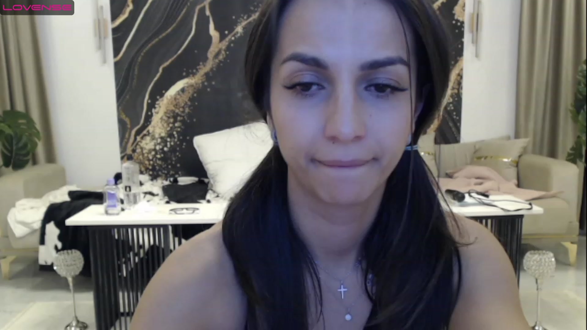 Gallery image thumbnail from Aana_lise's myfreecams stream on, 03/21/2023, 19:24 image 14 of 20