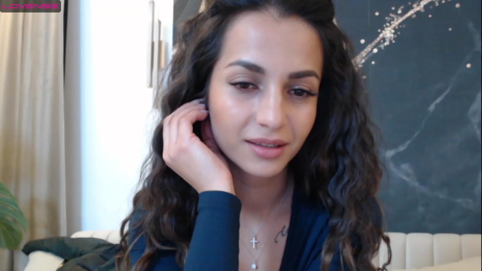 Gallery image thumbnail from Aana_lise's myfreecams stream on, 03/22/2023, 19:43 image 12 of 20