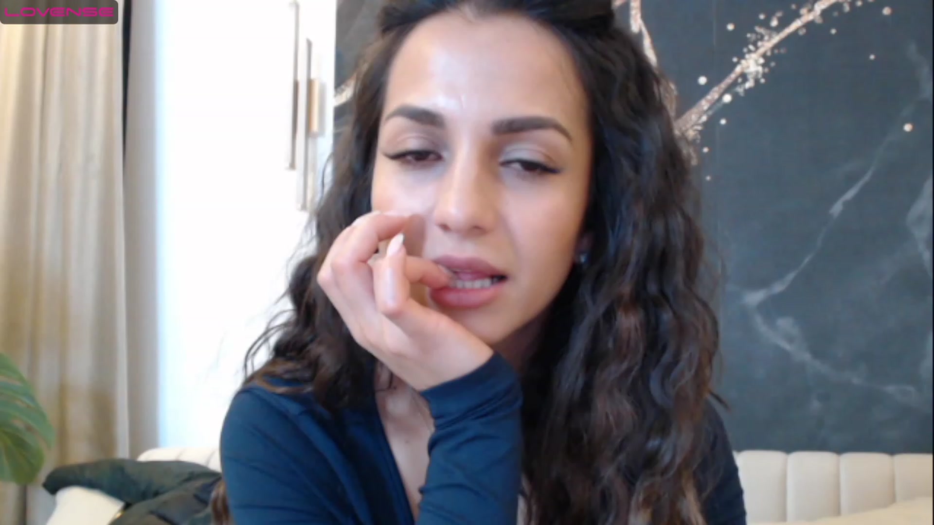 Gallery image thumbnail from Aana_lise's myfreecams stream on, 03/22/2023, 19:43 image 15 of 20