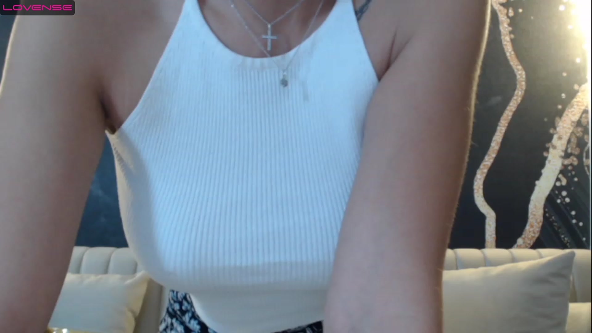 Gallery image thumbnail from Aana_lise's myfreecams stream on, 03/29/2023, 19:58 image 14 of 20