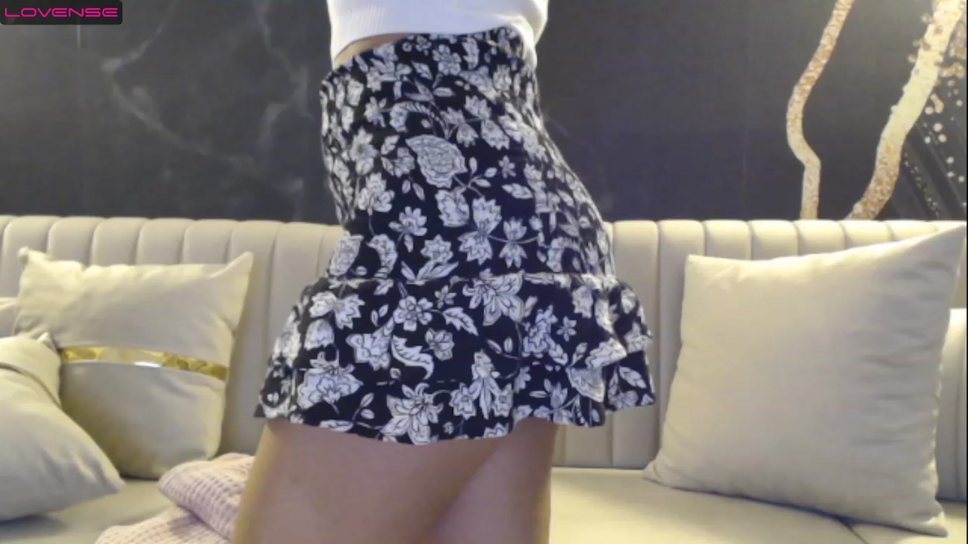 Gallery image thumbnail from Aana_lise's myfreecams stream on, 03/29/2023, 19:58 image 3 of 20