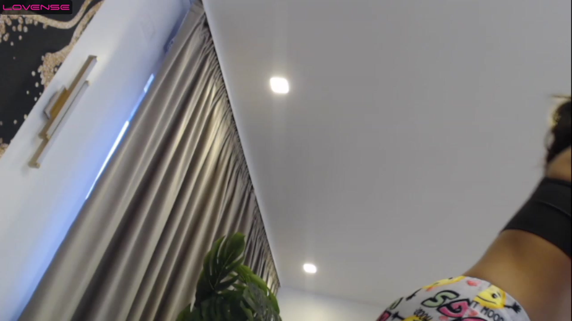 Gallery image thumbnail from Aana_lise's myfreecams stream on, 03/31/2023, 16:21 image 18 of 20