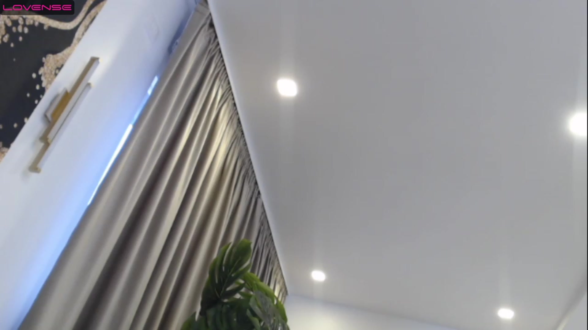Gallery image thumbnail from Aana_lise's myfreecams stream on, 03/31/2023, 16:21 image 14 of 20