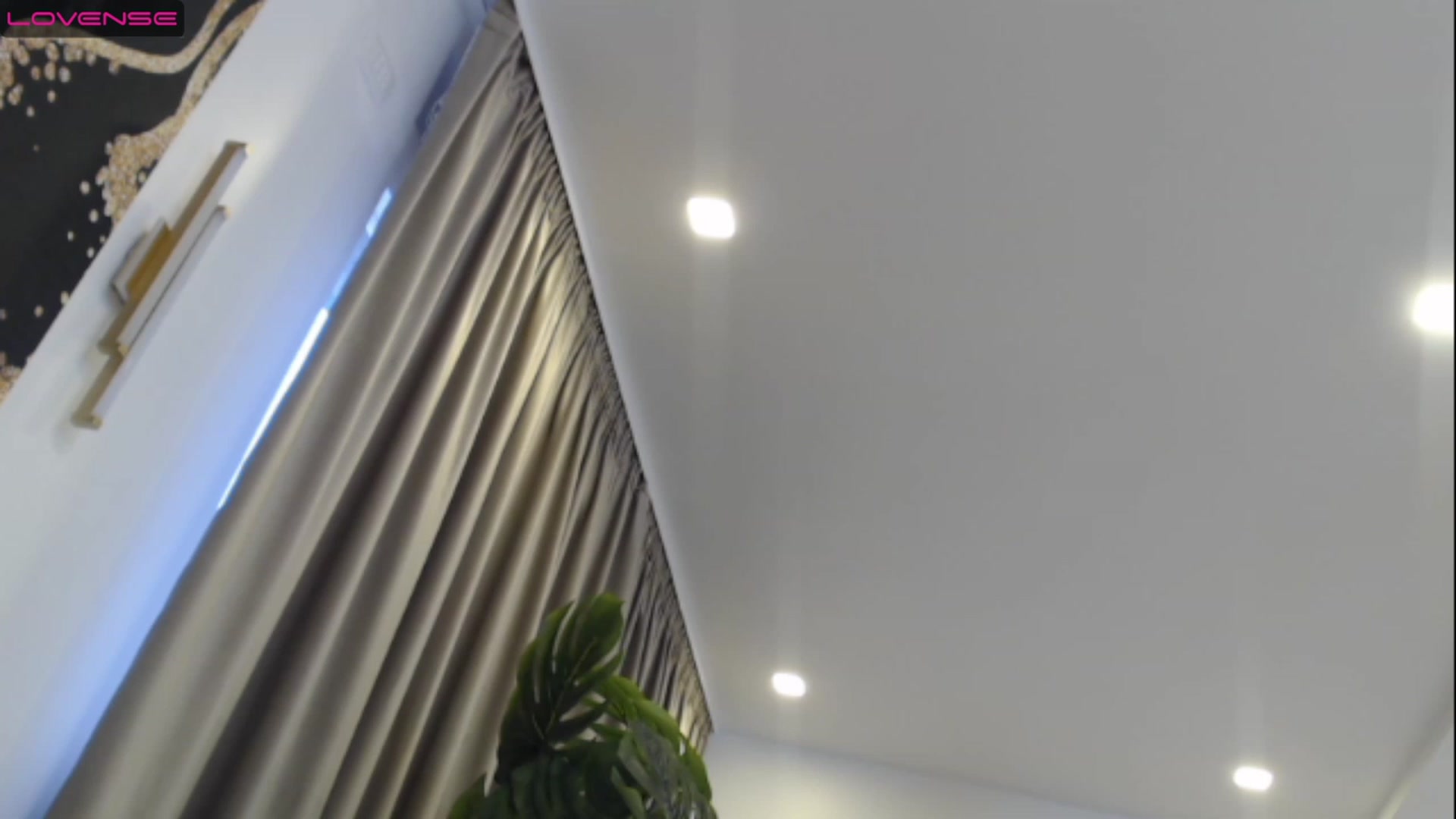 Gallery image thumbnail from Aana_lise's myfreecams stream on, 03/31/2023, 16:21 image 16 of 20