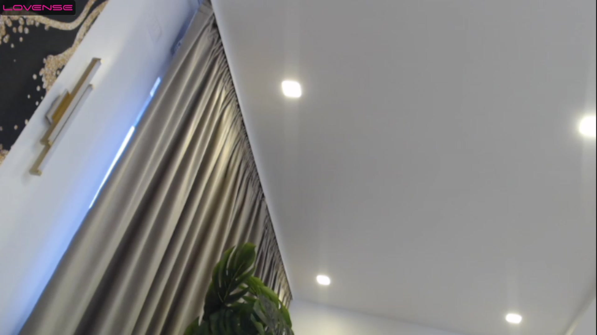 Gallery image thumbnail from Aana_lise's myfreecams stream on, 03/31/2023, 16:21 image 15 of 20