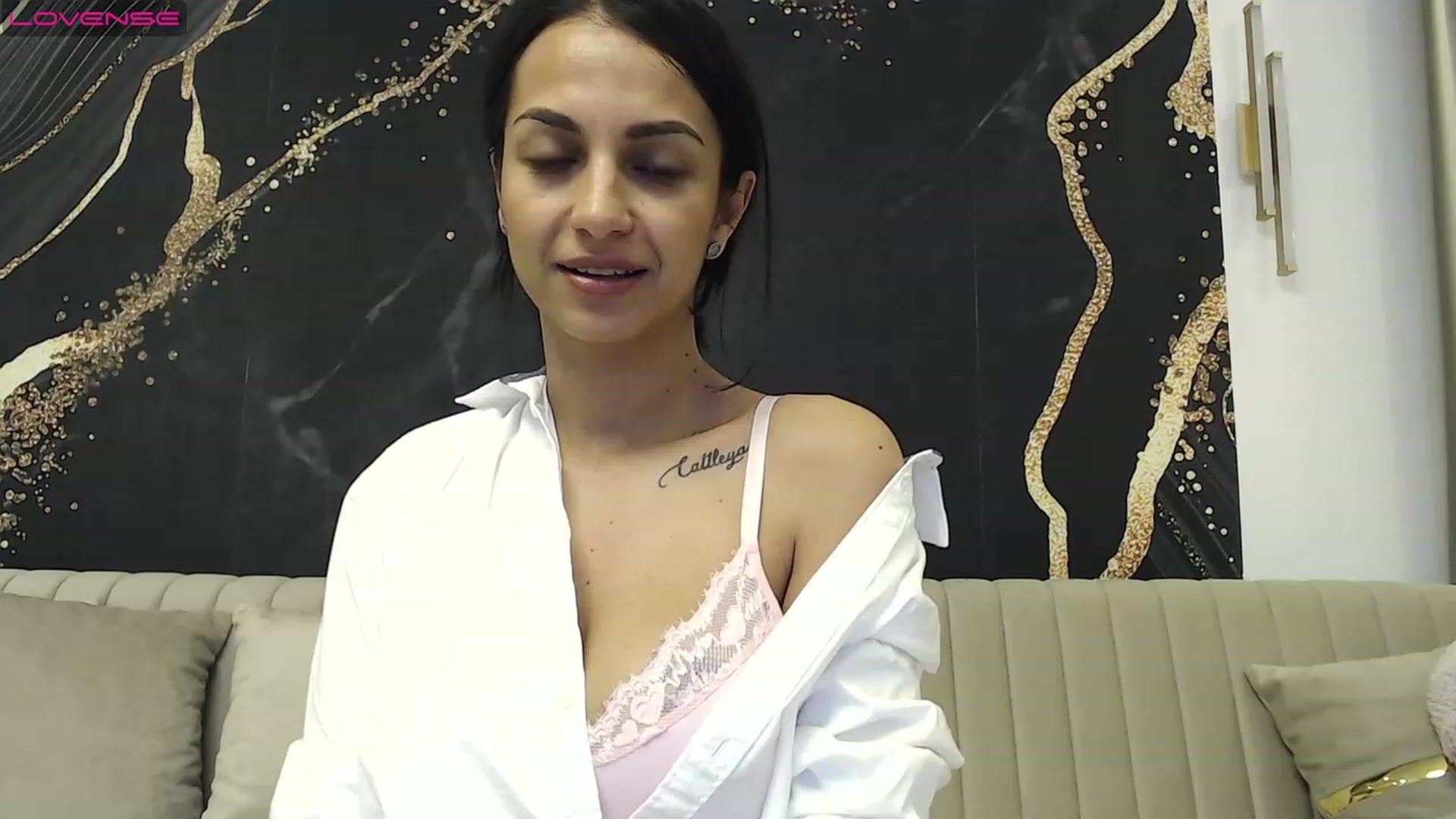 Gallery image thumbnail from Aana_lise's myfreecams stream on, 04/13/2023, 19:46 image 1 of 20