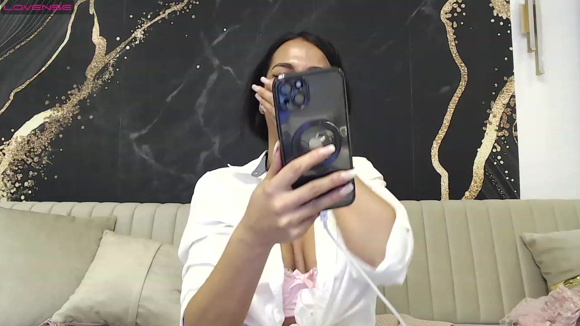 Gallery image thumbnail from Aana_lise's myfreecams stream on, 04/13/2023, 23:23 image 12 of 20